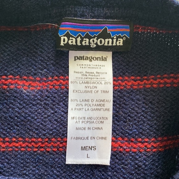 PATAGONIA Men’s Wool V Neck - Picture 3 of 3